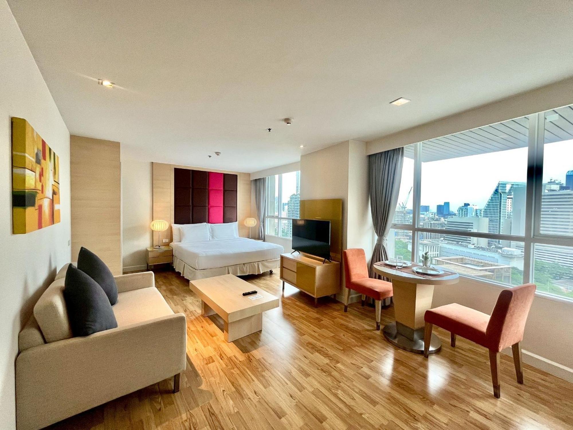 Hotel Urbana Langsuan 5*